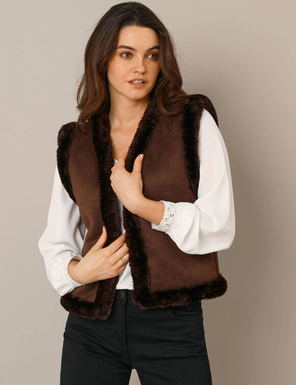 Veste fourrée sans manches, en suédine (chocolat) Veste fourrée sans manches, en suédine (chocolat)